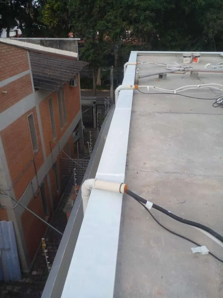 INSTALAÇÃO DE RUFOS